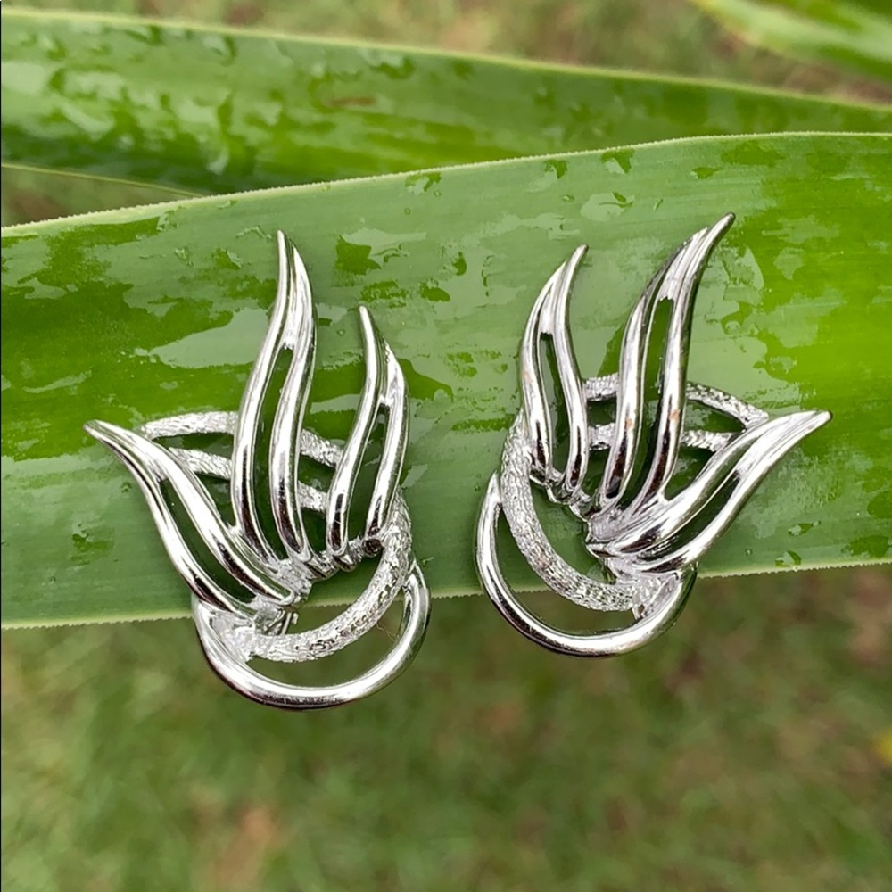 Vintage EMJ Emmons Silver-tone Clip Earrings